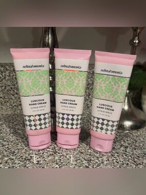 Refreshments Citrus spritz luscious hand cream Brand new never used
2 fl Oz